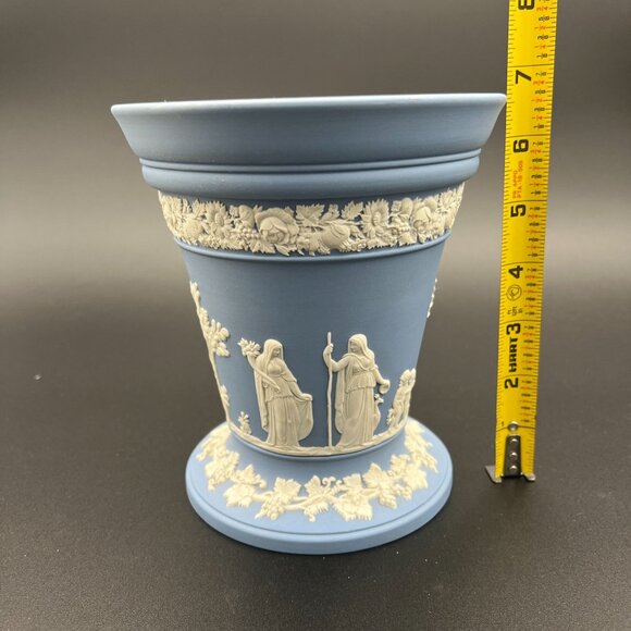 Wedgwood Classic Matte Blue Jasperware Vase ~6 3/4 x 6 in - Picture 2 of 14